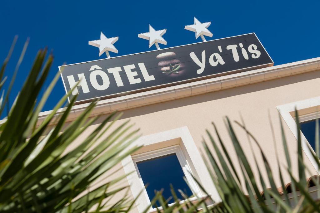 Le Ya'Tis Hotel Saint-Laurent-des-Arbres Ngoại thất bức ảnh