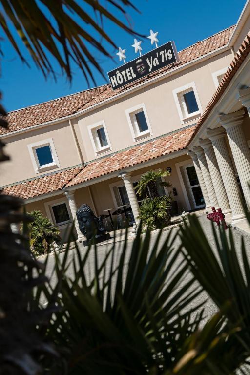 Le Ya'Tis Hotel Saint-Laurent-des-Arbres Ngoại thất bức ảnh