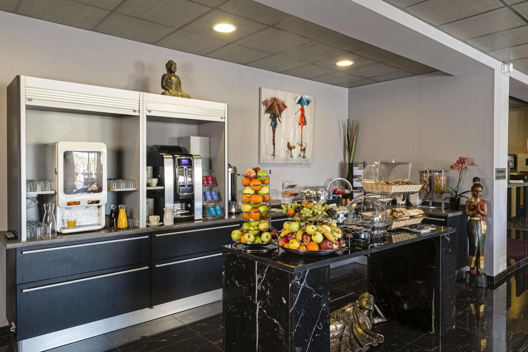 Le Ya'Tis Hotel Saint-Laurent-des-Arbres Ngoại thất bức ảnh